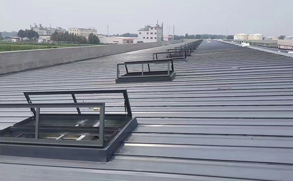 某中学室内体育馆平安排烟窗改造项目