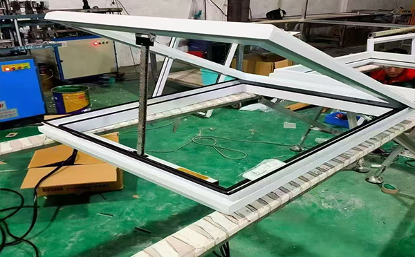 某地下车库出入口平安排烟窗配置工程