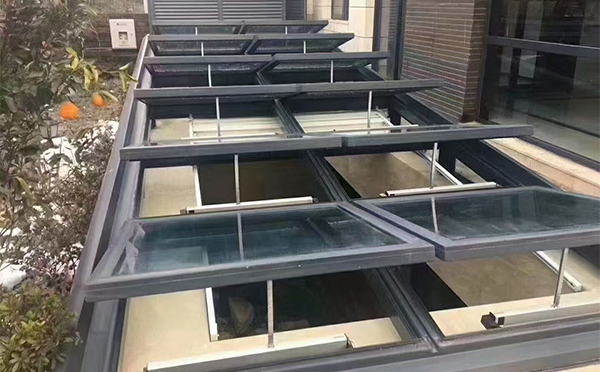 某轨道交通车辆维修车间平安排烟窗应用