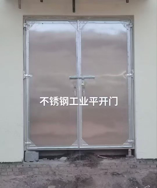 不锈钢平安工业平开门在现代工业场景中的应用实践