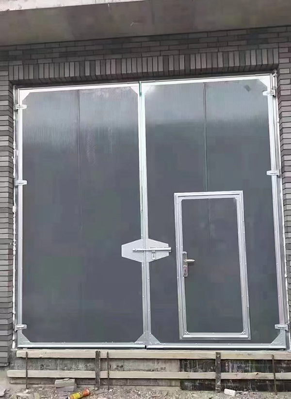 平安工业平开门在大型设备制造车间的应用实例