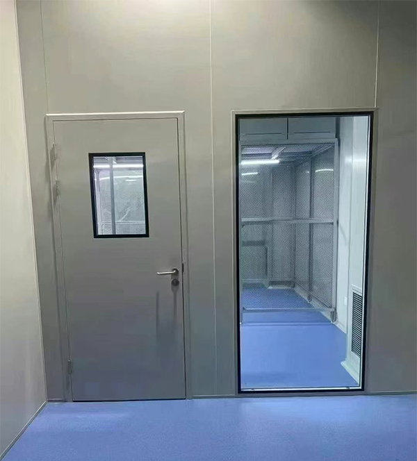 学校教学楼完成平安防火门标准化安装