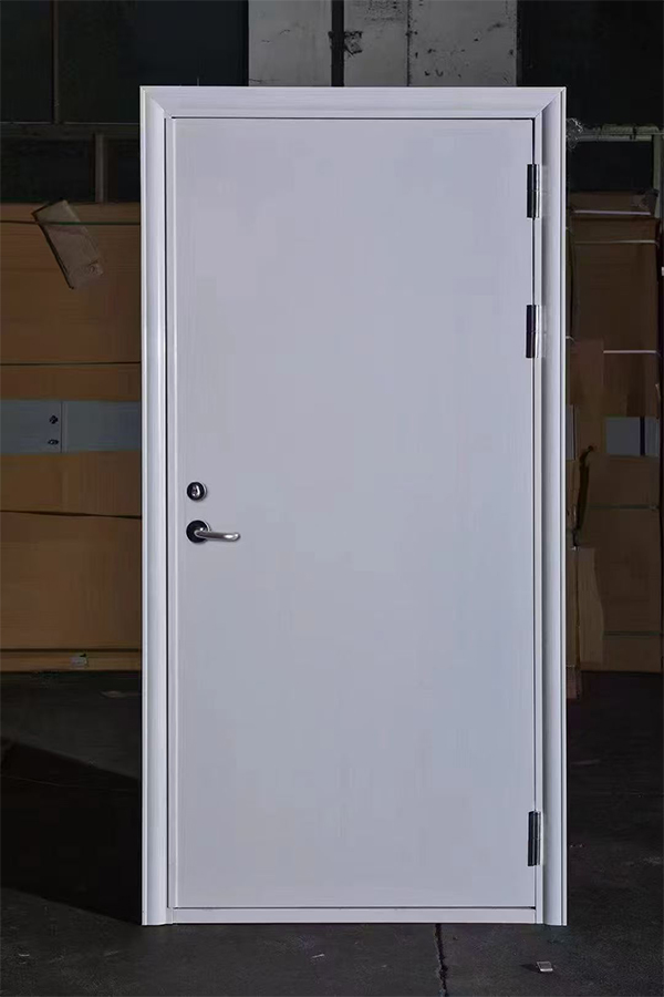 社区活动中心加装平安防火门保障居民安全 社区活动中心加装平安防火门保障居民安全