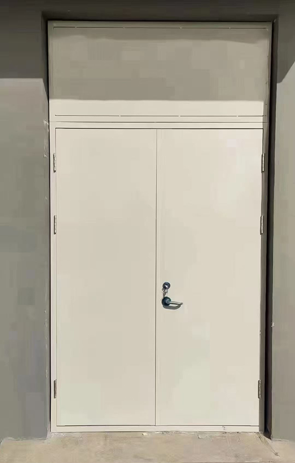 展览馆项目完成大跨度平安防火门安装